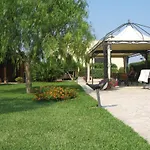 בית חווה Agriturismo Li Damiani *