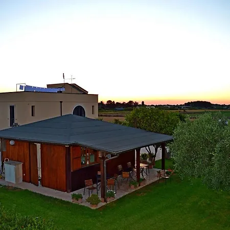 Agriturismo Li Damiani Çiftlik konaklama *