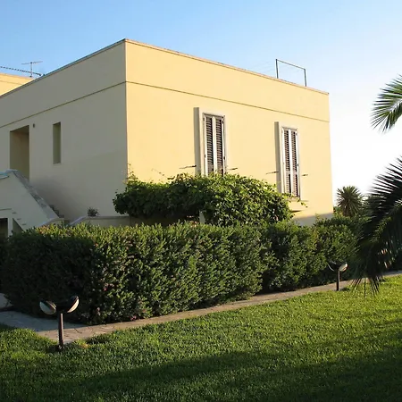 Agriturismo Li Damiani Çiftlik konaklama *